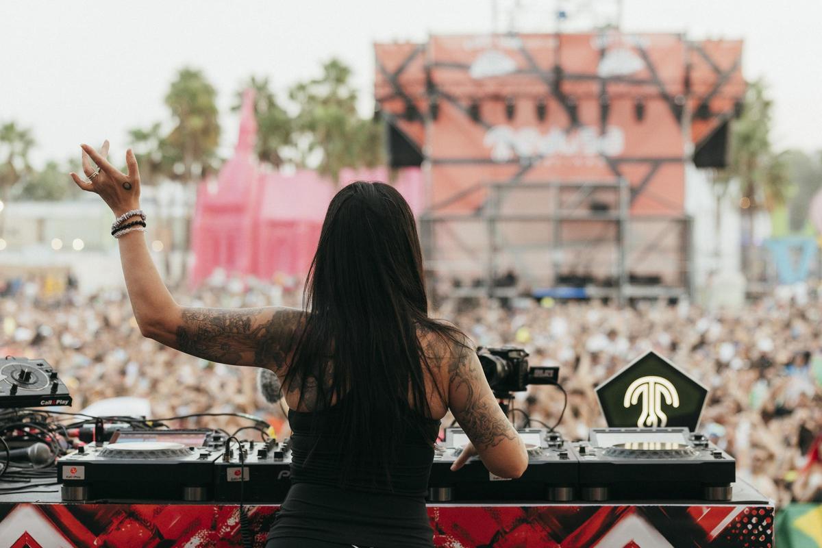 Dimitri Vegas, Miss Monique, Fátima Hajji y Wade convierten el estreno del Medusa 2026 en una noche de vértigo Dimitri Vegas, Miss Monique, Fátima Hajji y Wade convierten el estreno del Medusa 2026 en una noche de vértigo