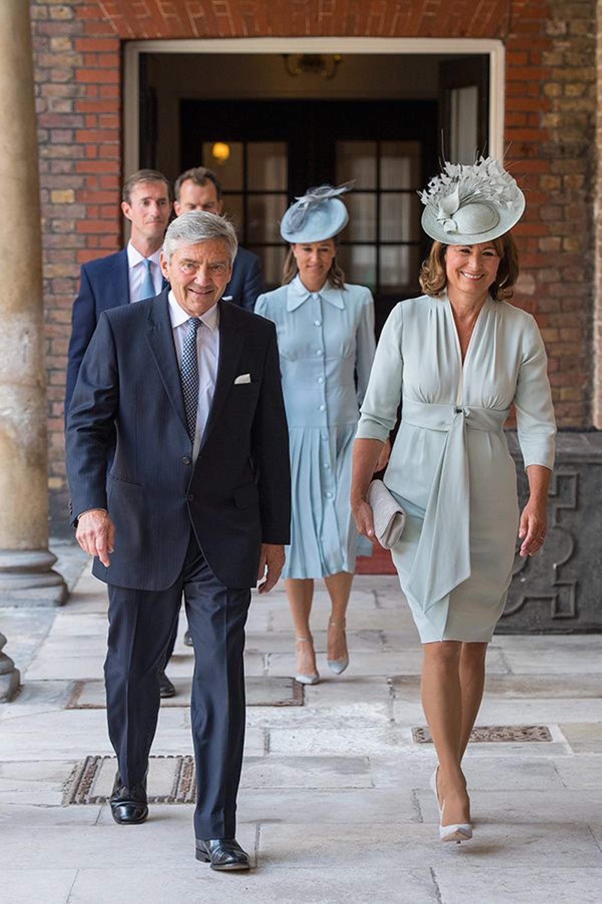 Michael y Carole Middleton, en el bautizo del príncipe Louis