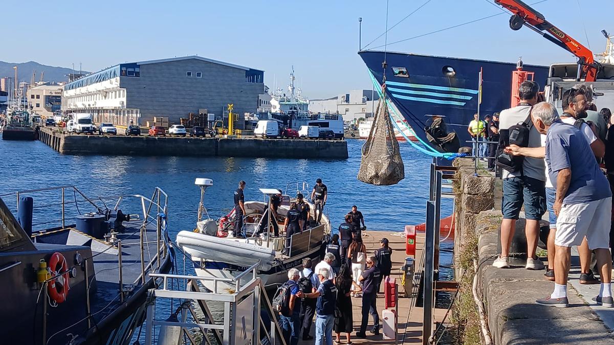 Desembarco del alijo en el puerto de Vigo