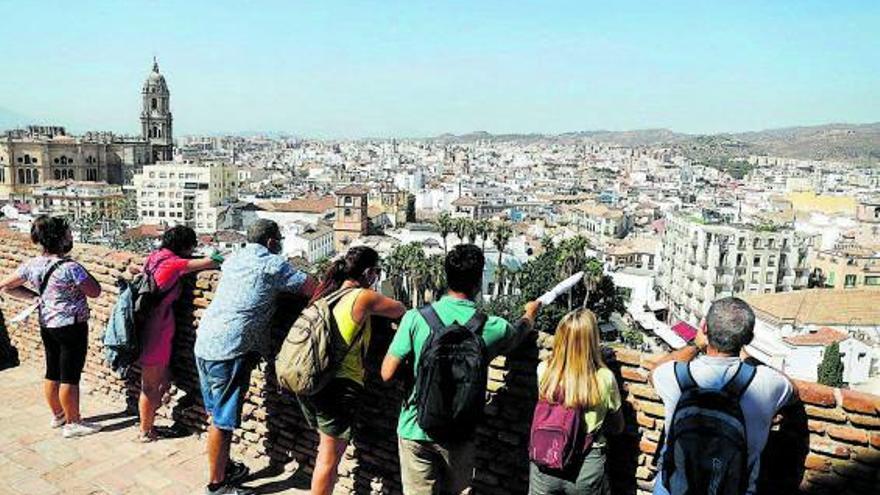 Turistas en la capital malagueña