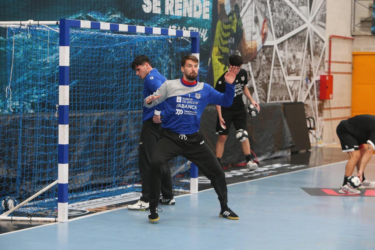 Ivan Panjan en un entrenamiento en el pabellón de O Gatañal.
