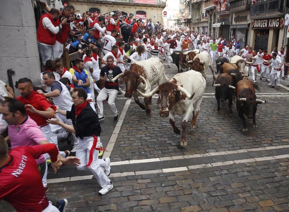 Imágenes del segundo encierro de los Sanfermines de 2019.