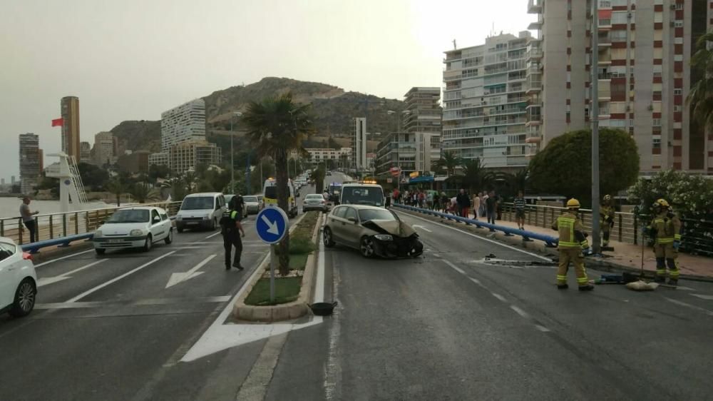 Cuatro heridos en una colisión de dos coches en la Albufereta