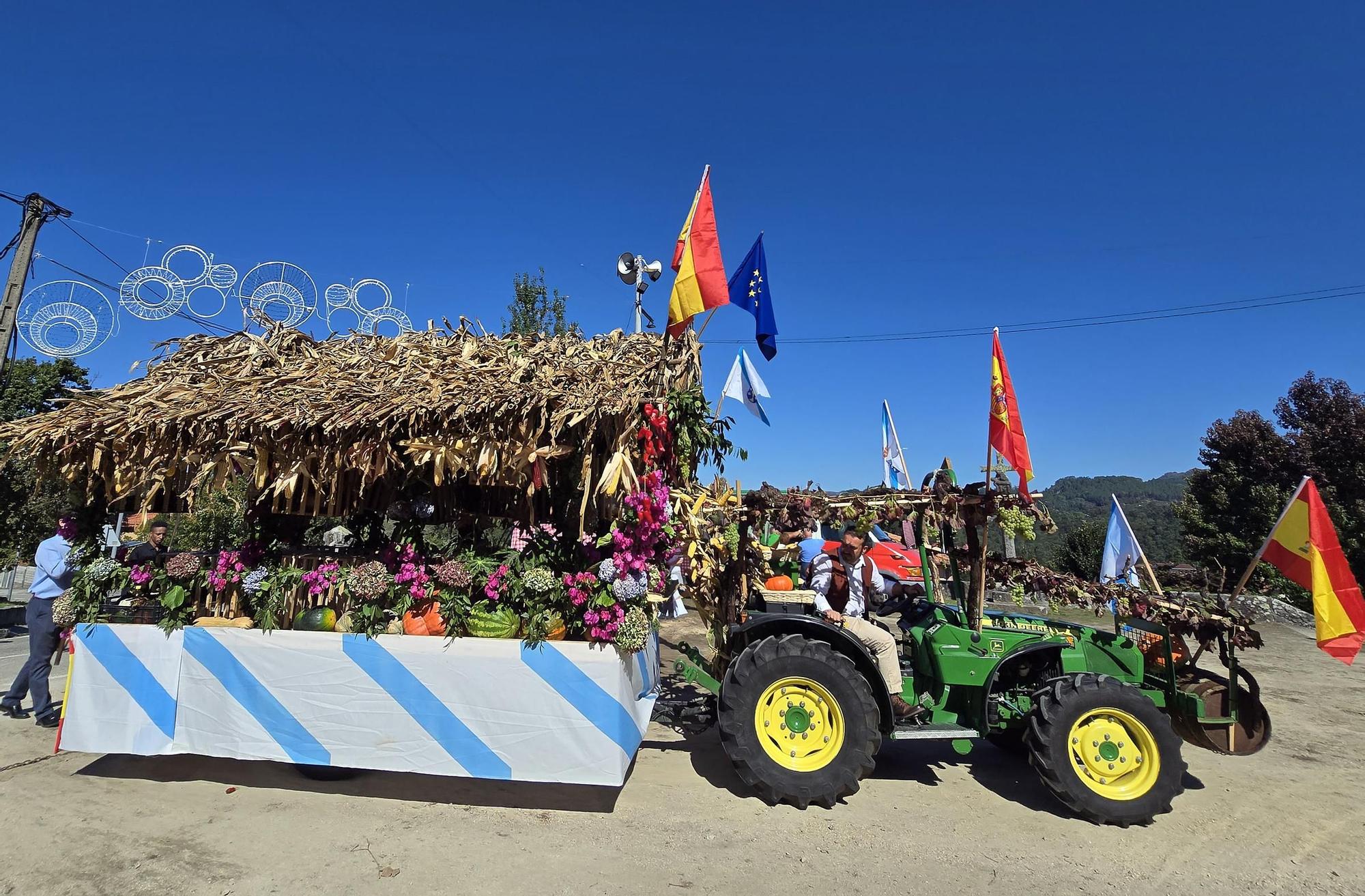 Tradicional procesión en San Miguel de Peitieiros