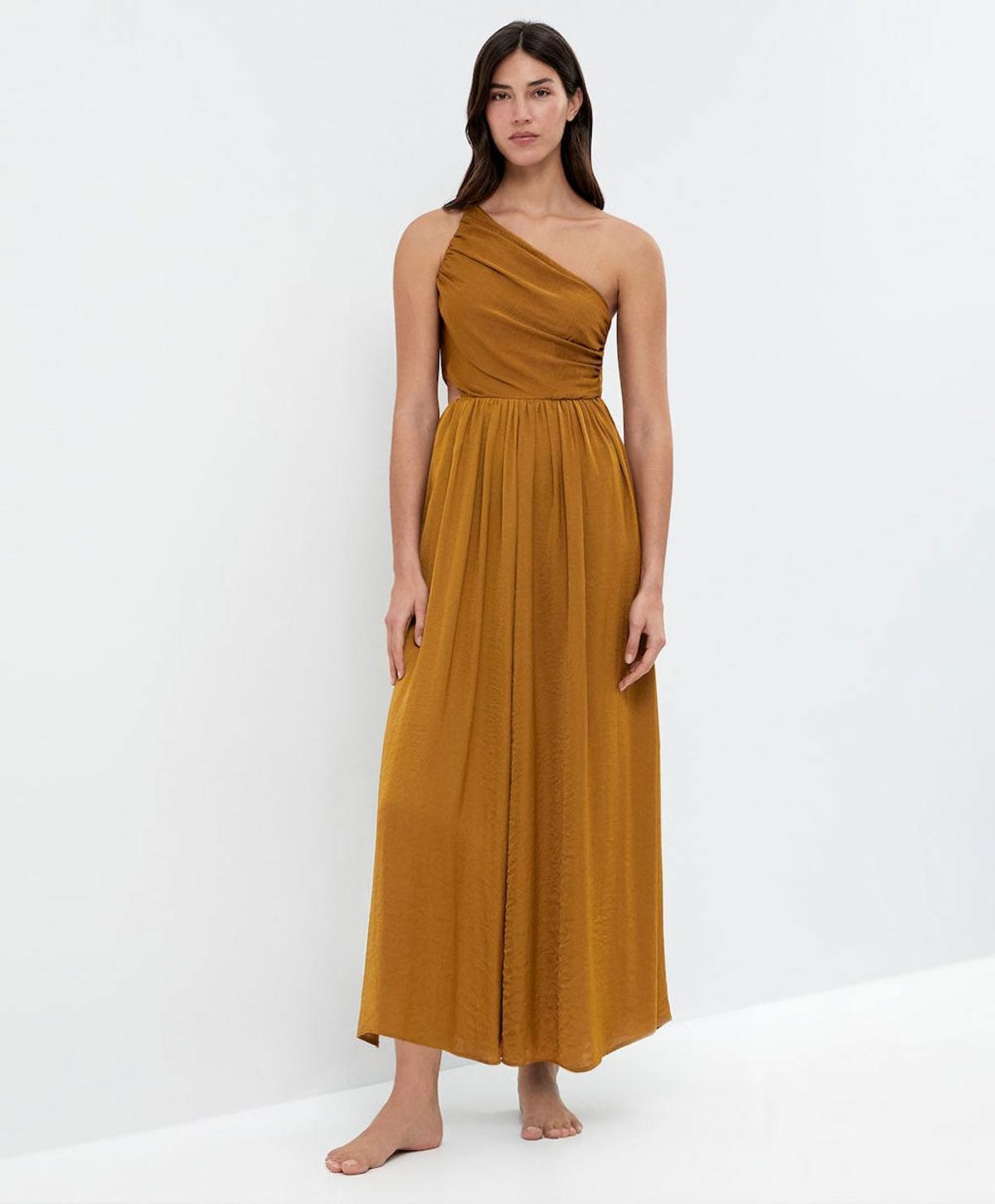 Vestido asimétrico de Oysho (precio: 39,99 euros)