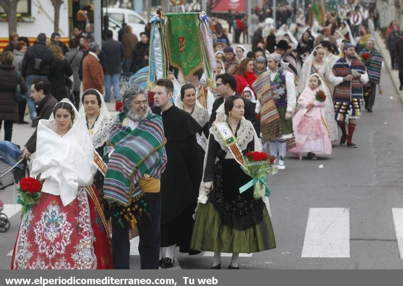 Galería de fotos --  La Ofrenda de Flores pudo con el frío y el viento