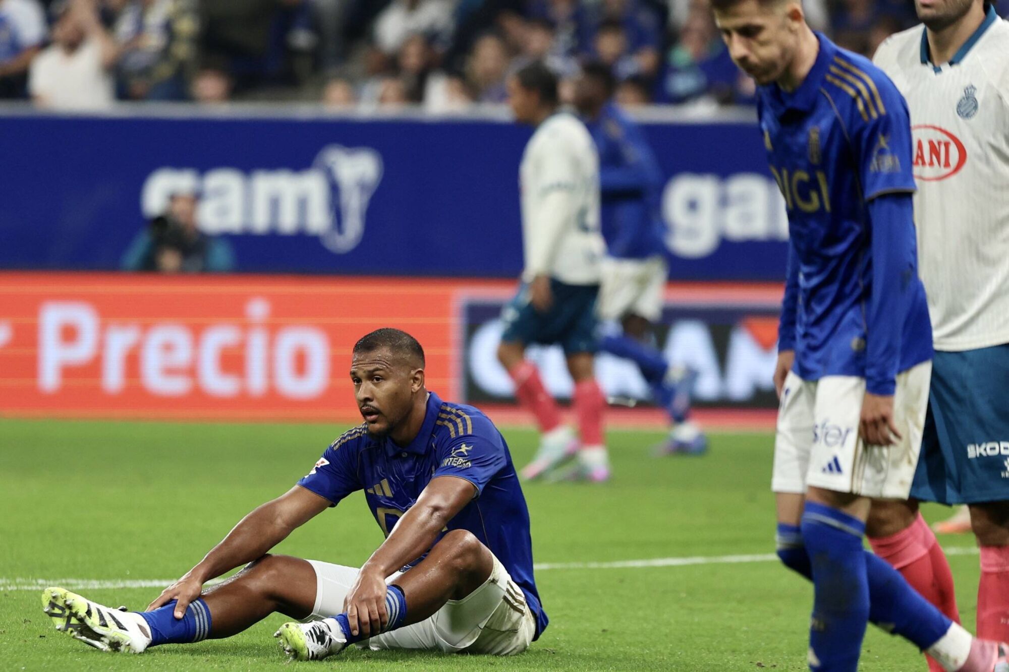 Todas las IMÁGENES del reestreno de Carrión con el Oviedo, con derrota ante el Espanyol 