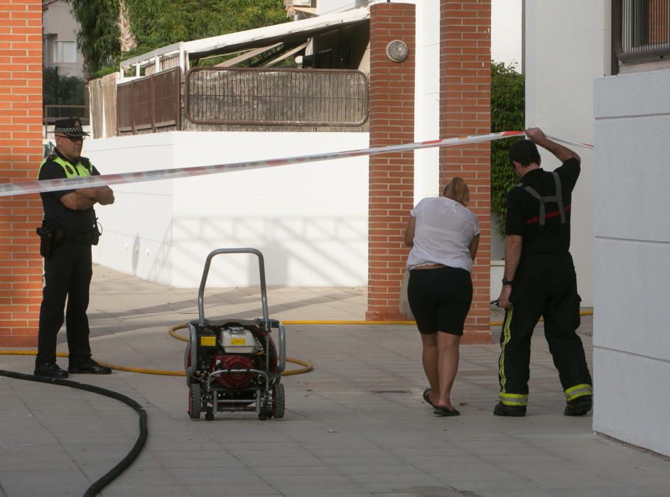 Cinco intoxicados por un incendio en la Playa de San Juan