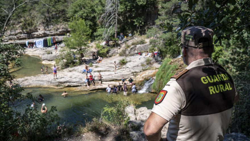 La riera de Merlès fa front a la massificació amb més vigilància