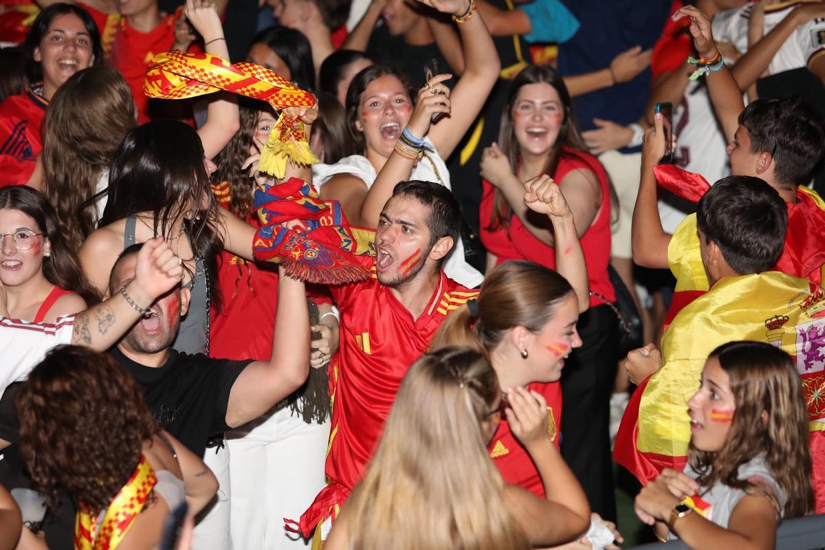 Así celebró Toledo el pase de España a la final del Mundial tras vencer a Francia: búscate en las fotos Así celebró Toledo el pase de España a la final del Mundial tras vencer a Francia: búscate en las fotos