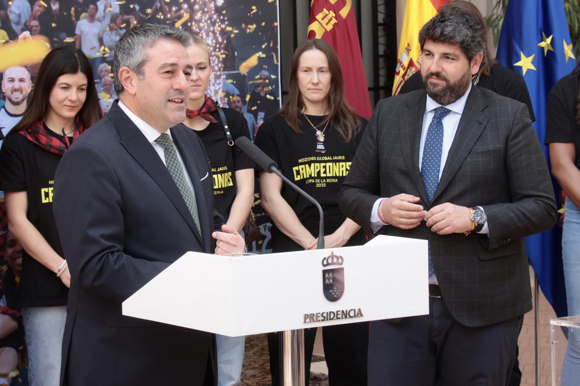 Las imágenes del recibimiento de honor a las jugadoras del Hozono Global Jairis