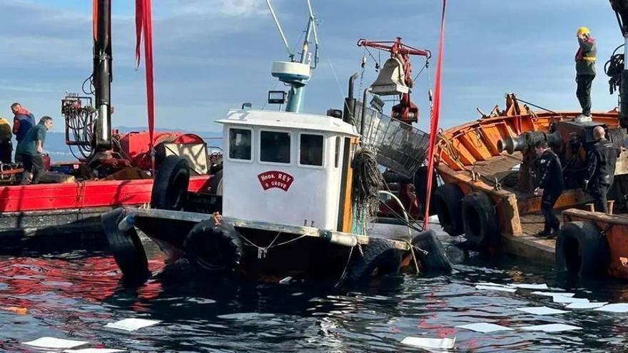 El «Hermanos Rey» volcó tras una pérdida «súbita» de estabilidad y la Ciaim avisa que muchos bateeiros puedan estar operando en peligro