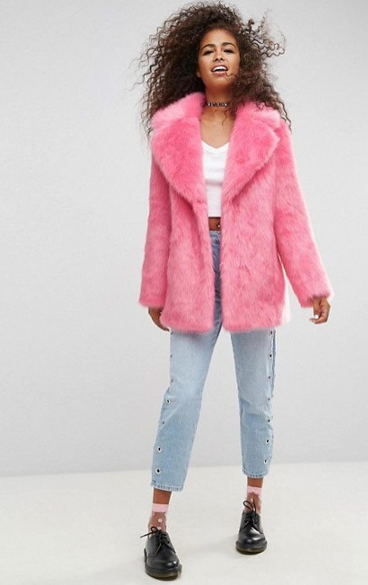 Abrigo de pelo rosa con solapas de Asos