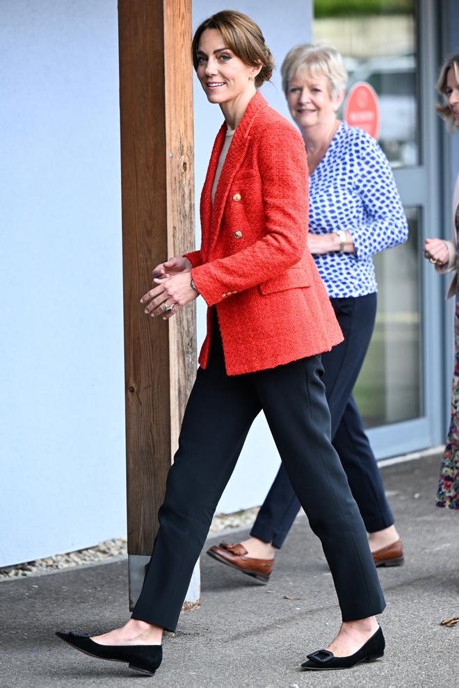 Kate Middleton con chaqueta roja de Zara