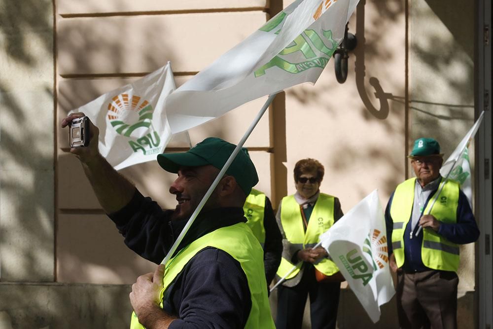 Protesta de los agricultores por los bajos precios del aceite