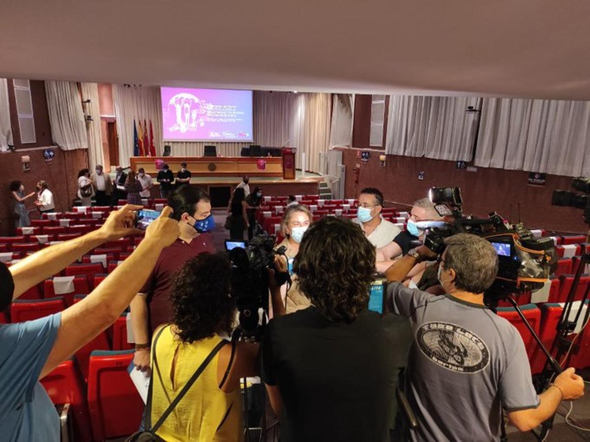 Un momento de la presentación del informe este martes en el Paraninfo de la UMU.