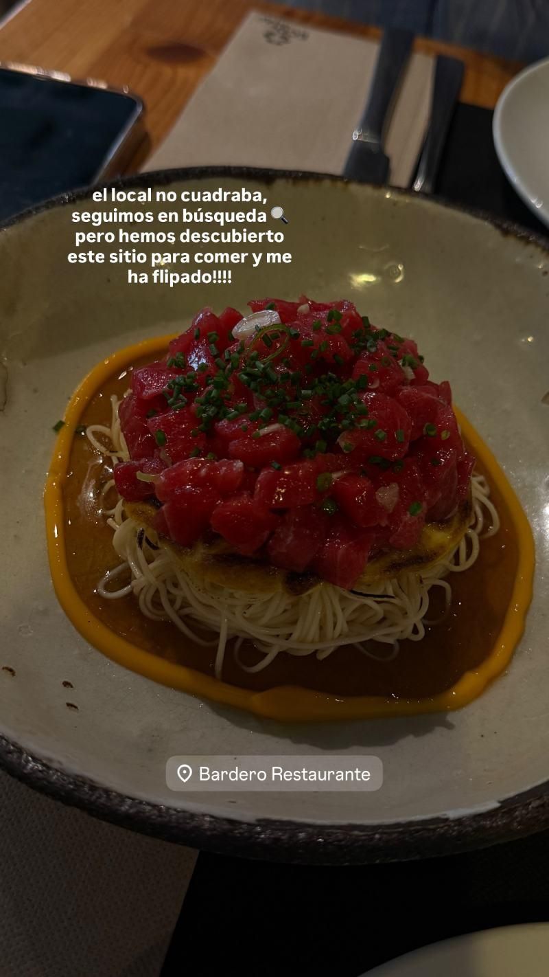 Laura Escanes comparte su plato en Bardero: tartar de atún rojo sobre fideos