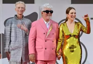 Almodóvar hace historia y gana el León de Oro a la mejor película en Venecia por 'La habitación de al lado'