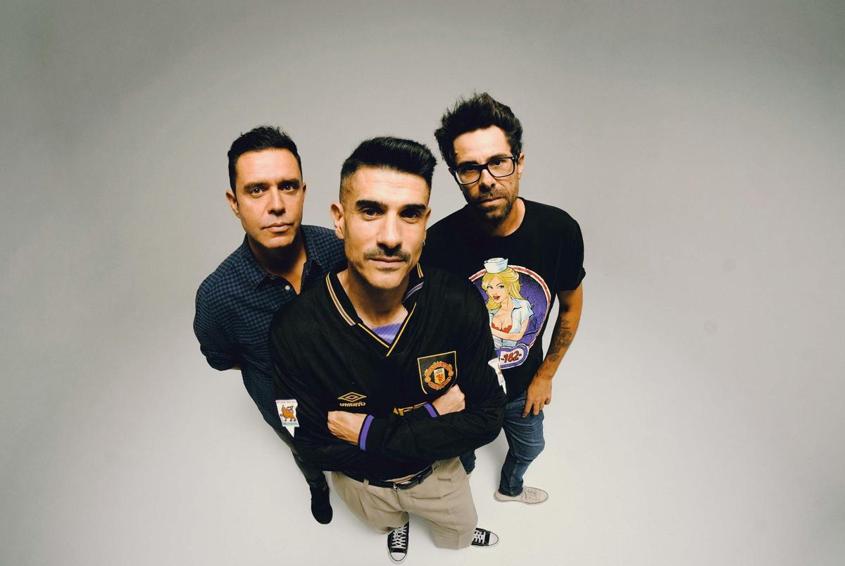 La banda Pignoise cumple 20 años y lo celebra con su nuevo disco '20 aniversario'.