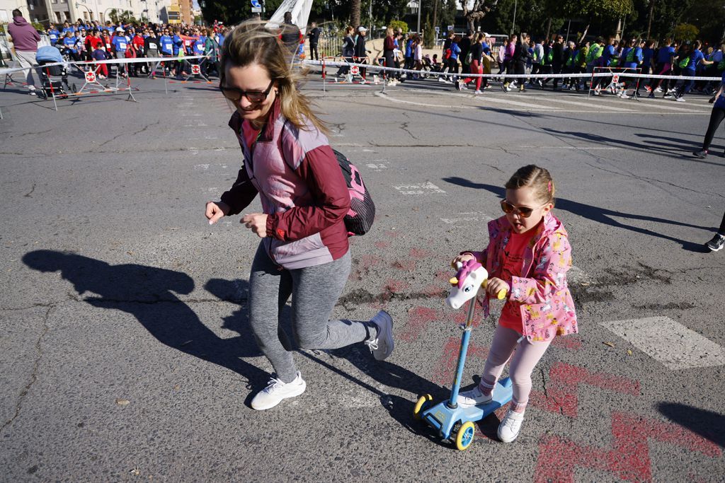 Imágenes del recorrido de la Carrera de la Mujer: avenida Pío Baroja y puente del Reina Sofía (I)