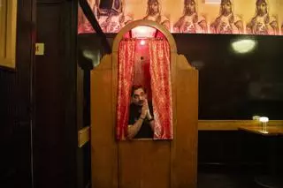 Instal·len un confessionari en una pizzeria de Barcelona