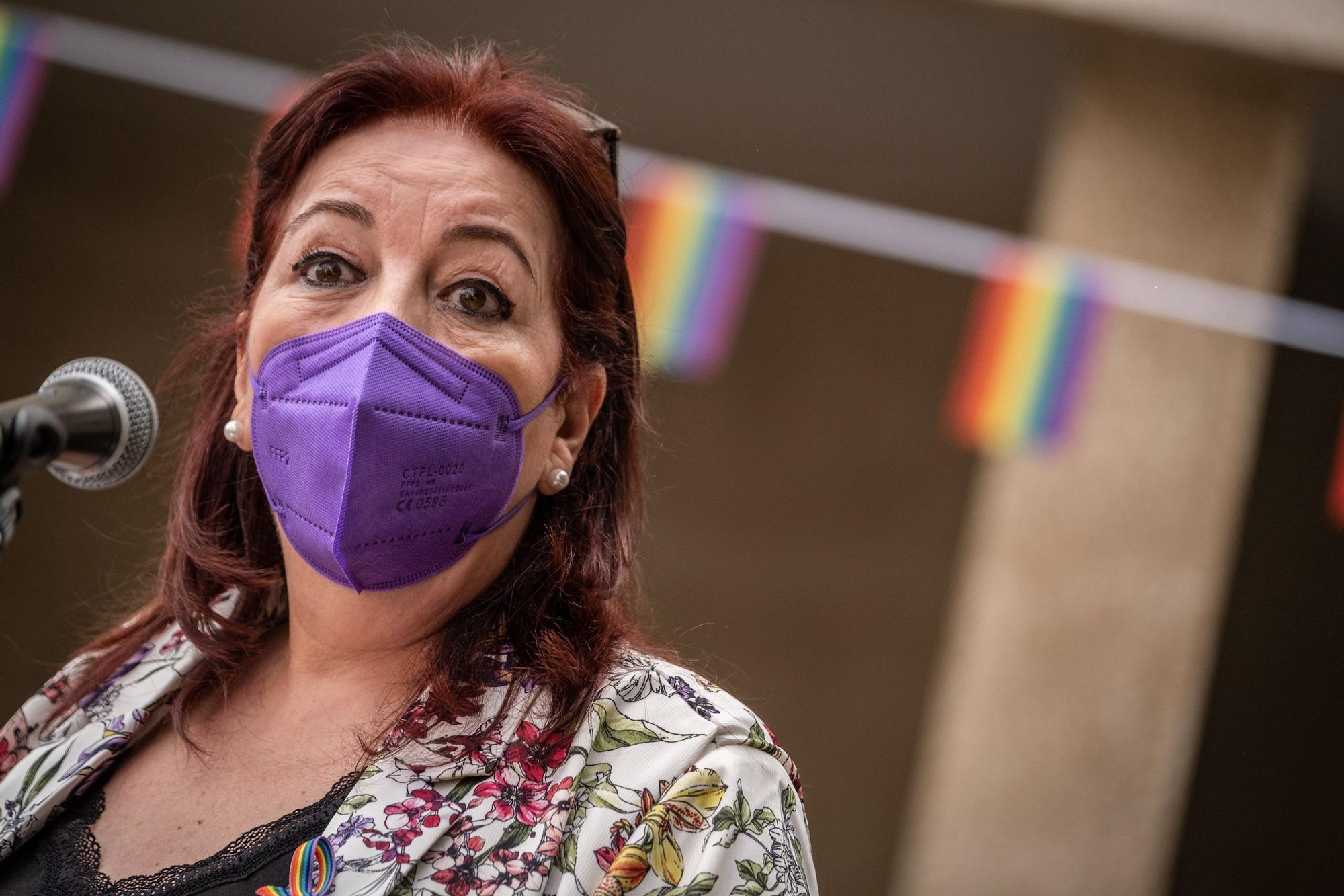 La consejera de Educación, Manuela Armas, participa en los actos del Día contra la LGTBIfobia+