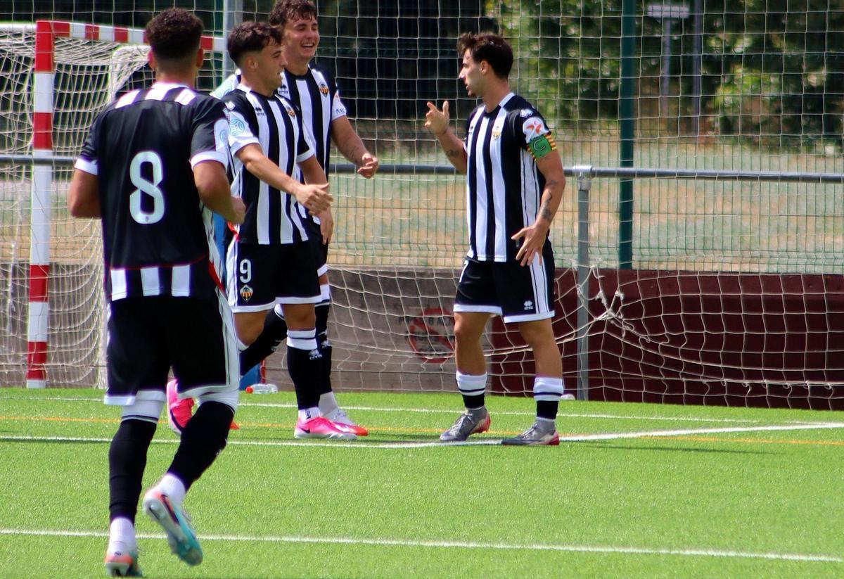 El segorbino Nico Font abrió el marcador a favor de los albinegros en el minuto 4.
