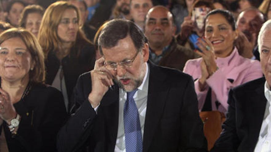 Bonig, Rajoy y Margallo en un acto electoral en Orihuela en diciembre  de 2015. Foto: EFE.