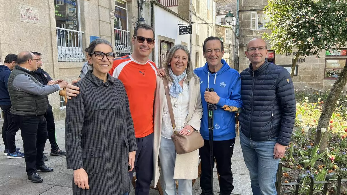 José Bono, un peregrino más en las calles de Santiago: "El Camino es un fenómeno maravilloso"