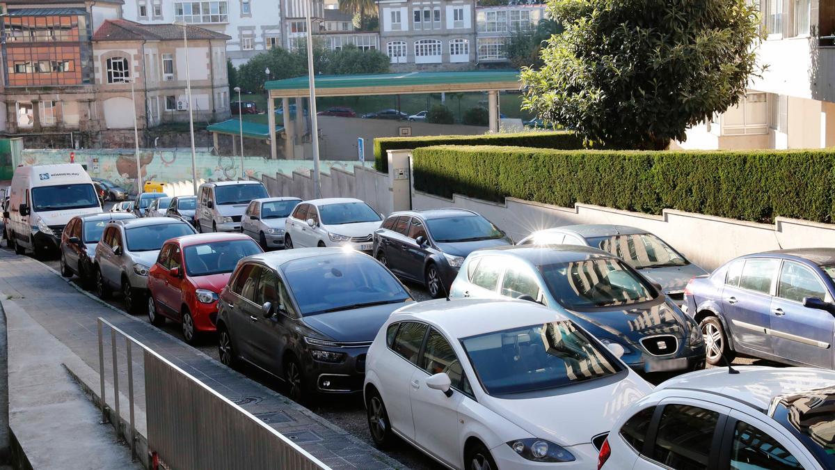 Vista de un tramo de la calle que perderá la mayoría de plazas de estacionamiento que tiene actualmente.