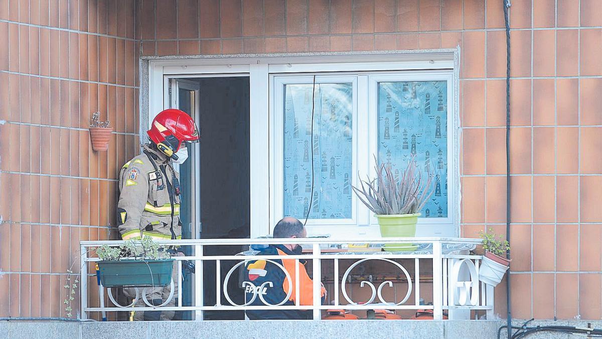 Explosión de gas ocurrida en una vivienda de Vilagarcía de Arousa. | Noe Parga
