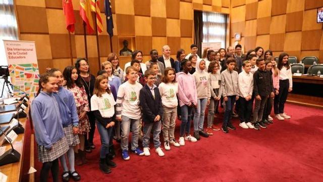 Elsa de la Rosa, del Colegio La Milagrosa, alcaldesa infantil de Zaragoza