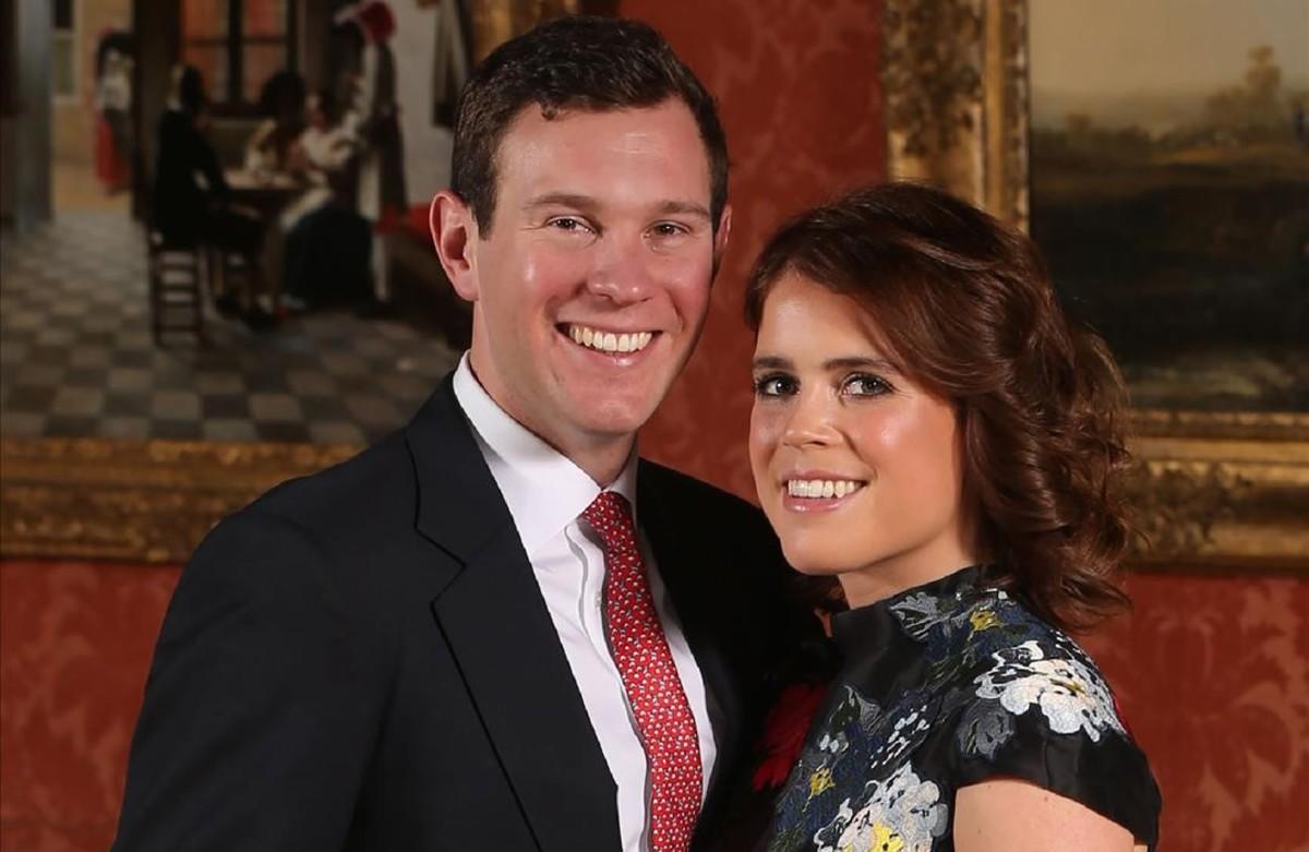 zentauroepp41736241 britain s princess eugenie of york  r  poses with her fiance180126132201