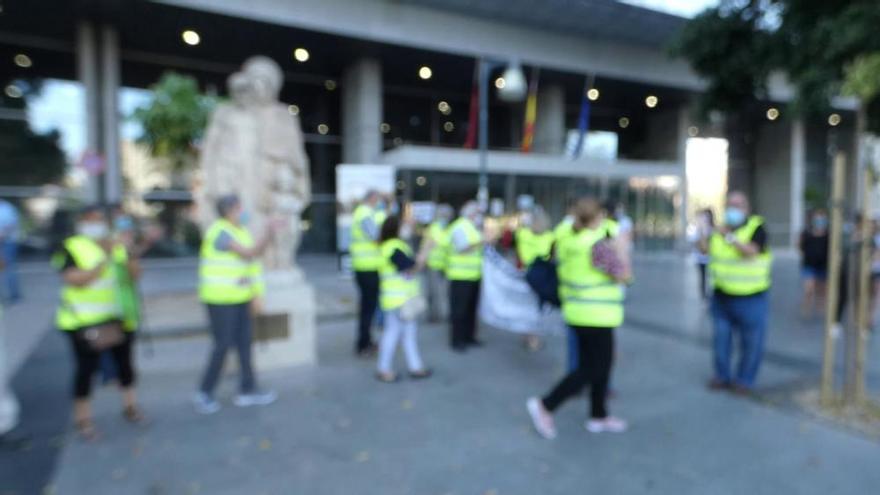 Así ha sido la concentración en favor de la sanidad pública convocada este jueves