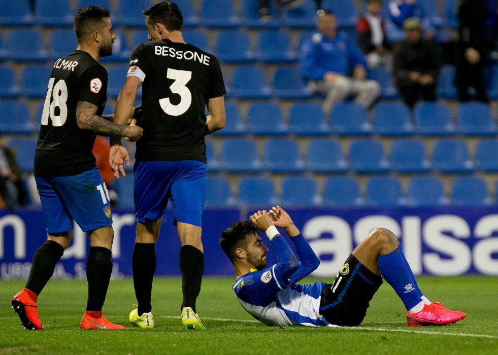 Los blanquiazules desperdician la oportunidad de huir del descenso y no pasan del empate ante un Andorra con uno menos desde el 52'