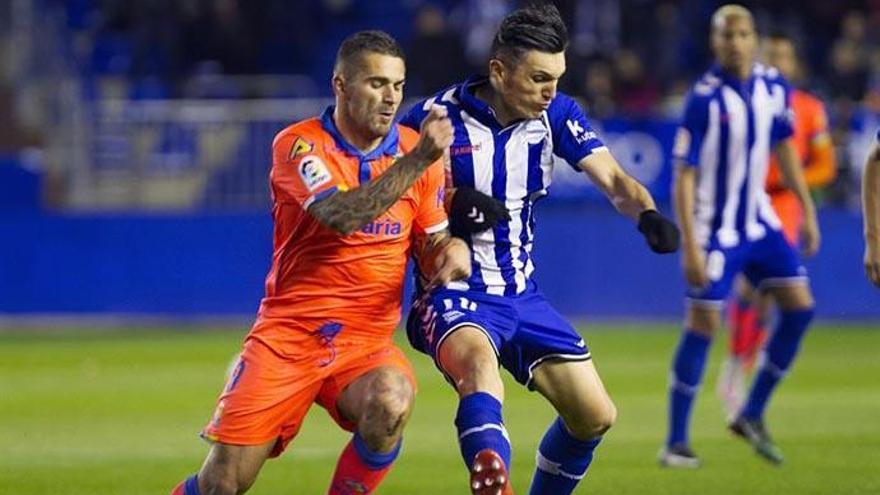 Las Palmas iguala un tempranero gol del Alavés