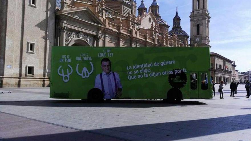 El autobús de &#039;El intermedio&#039; ya circula por las calles de Zaragoza