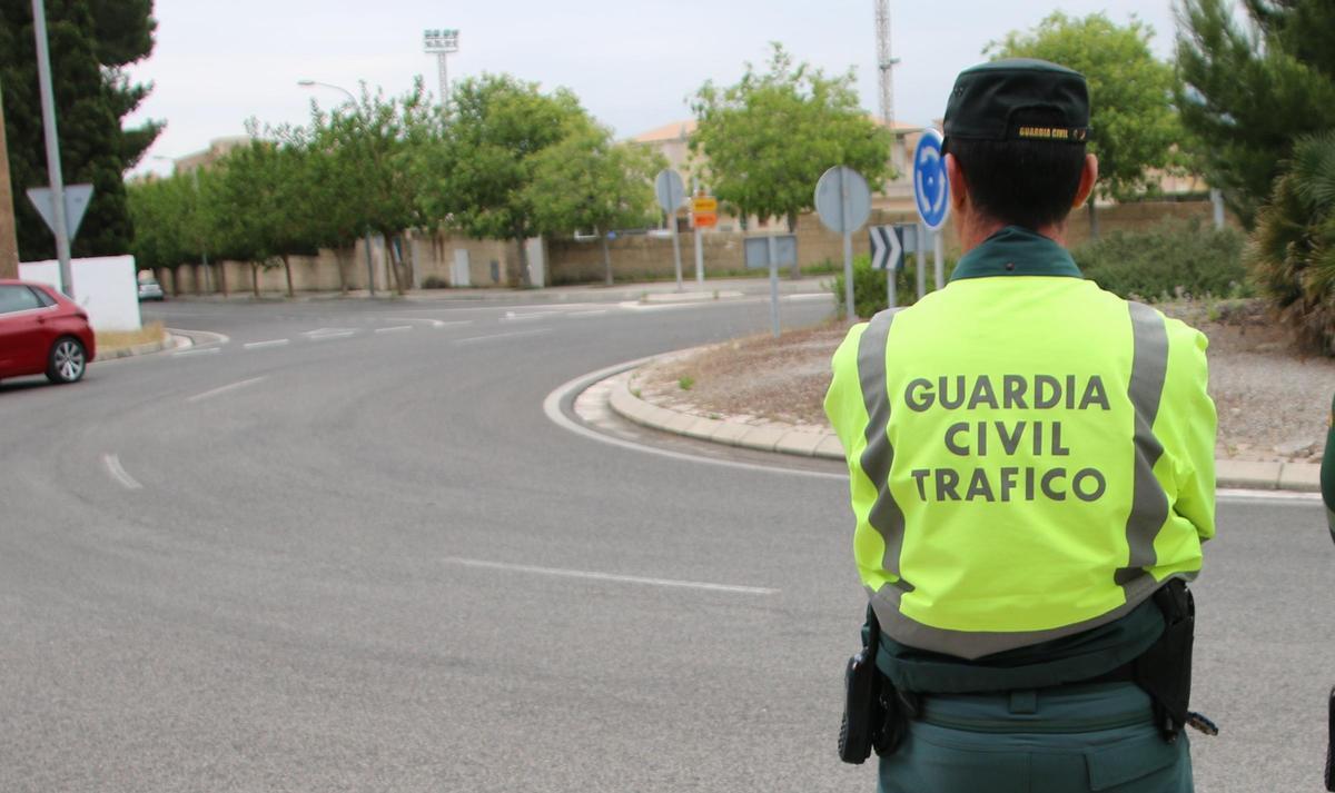 Un agente de la Guardia Civil de Tráfico