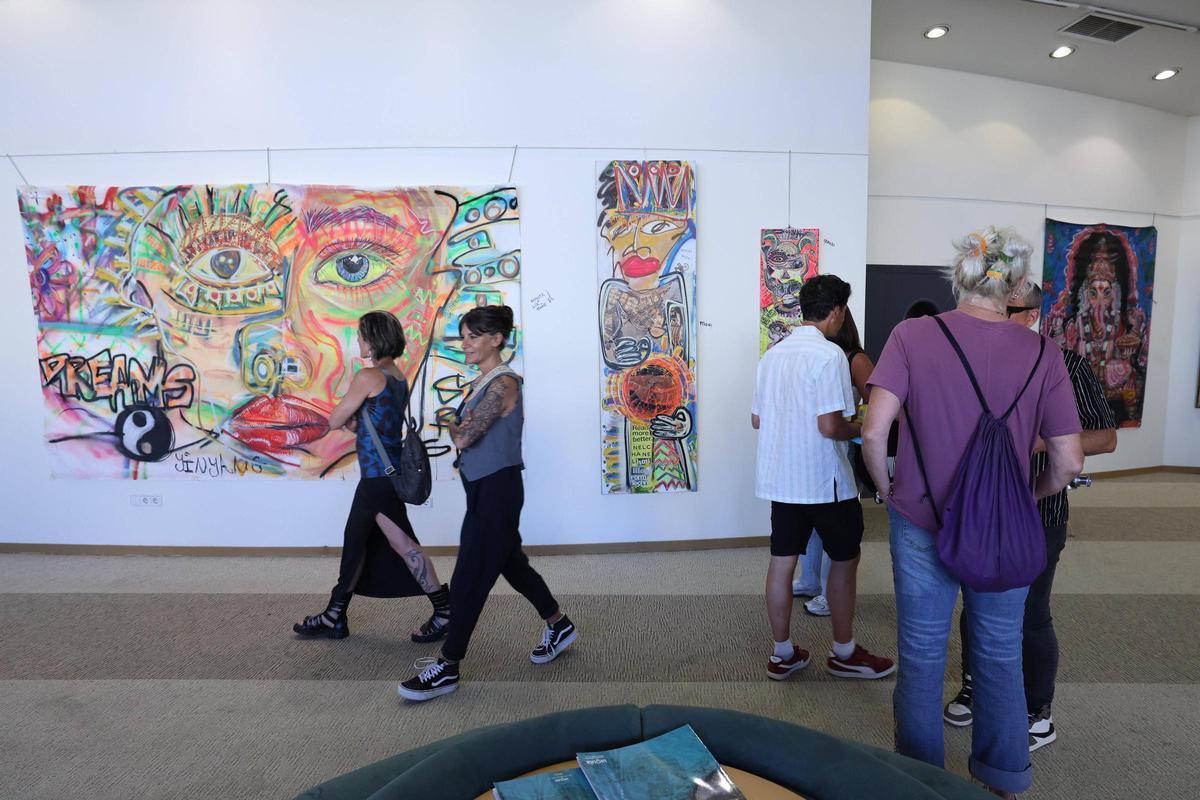 Mira todas las imágenes de la inauguración de la exposición del artista Boke en el Club Diario de Ibiza