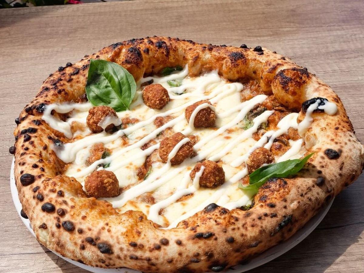 La pizza de Oro di Napoli.