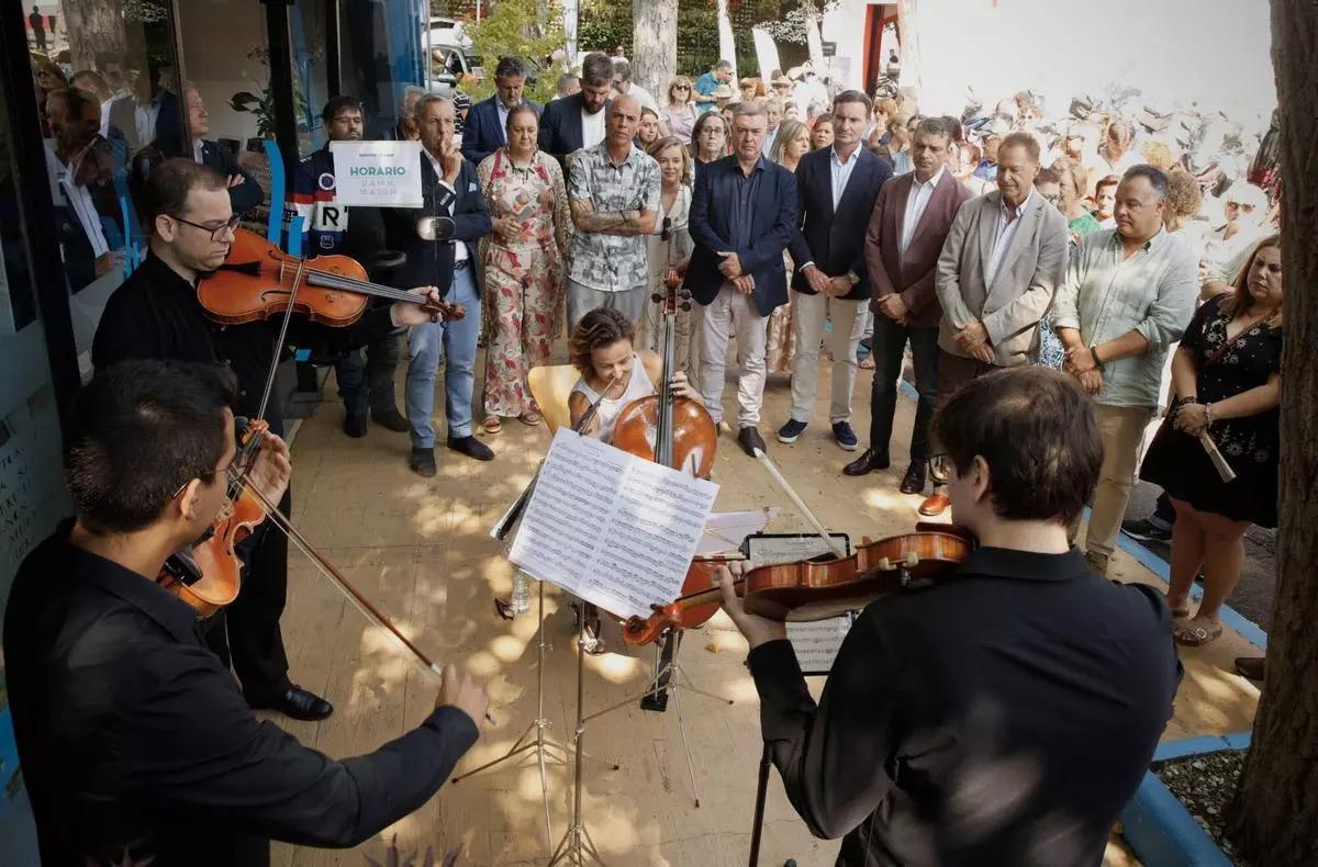 Actuación musical en el Día de Langreo en la Feria