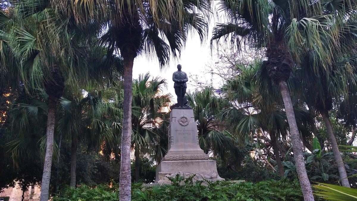 Monumento al comandante Julio Benítez en el Parque.