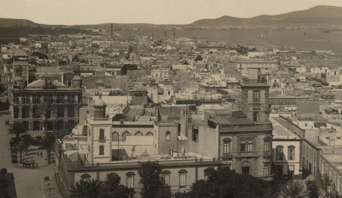 Panorámica de Las Palmas de Gran Canaria en la década de 1920.
