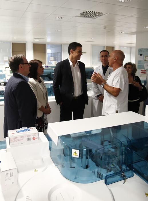 Visita de Pedro Sánchez al HUCA