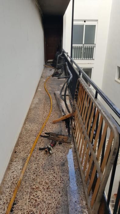 Cien vecinos desalojados por un incendio en una casa de Calp