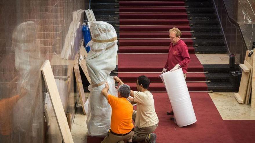 Retirada la talla del Cristo atado a la columna del Ayuntamiento para su arreglo