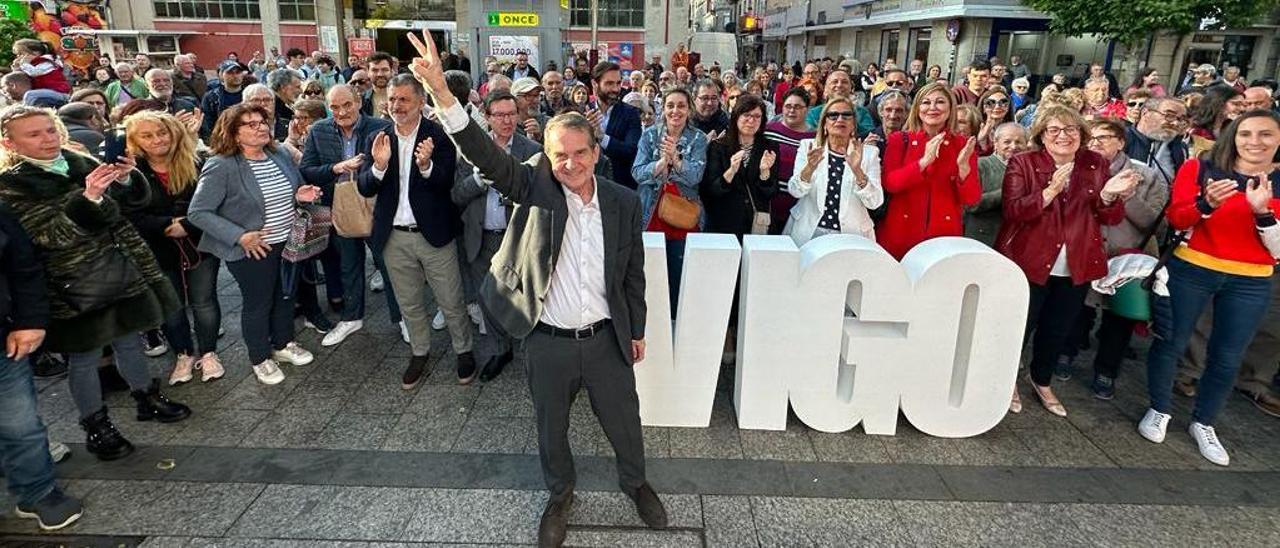 Abel Caballero en un mitin esta campaña en O Calvario.