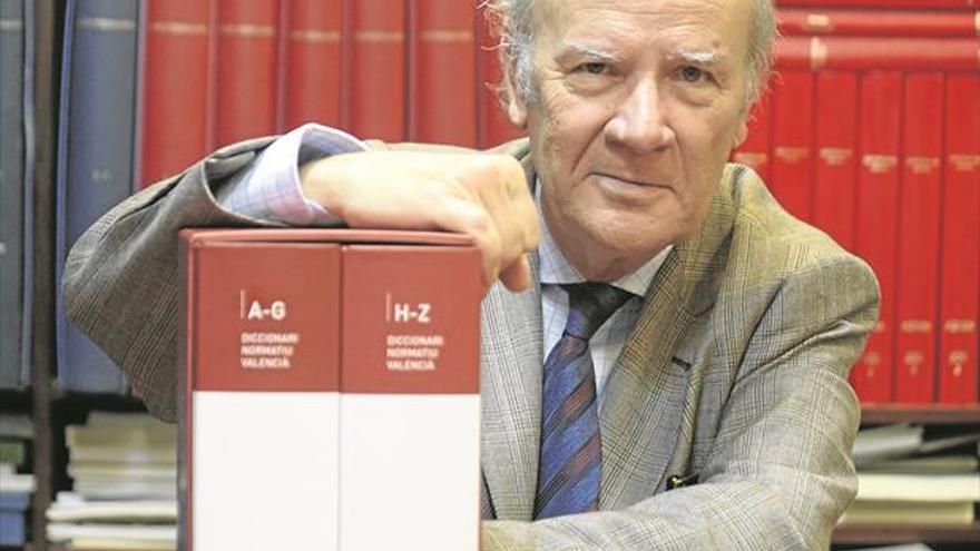 «Ni els polítics són filòlegs ni el valencià és moneda de canvi»