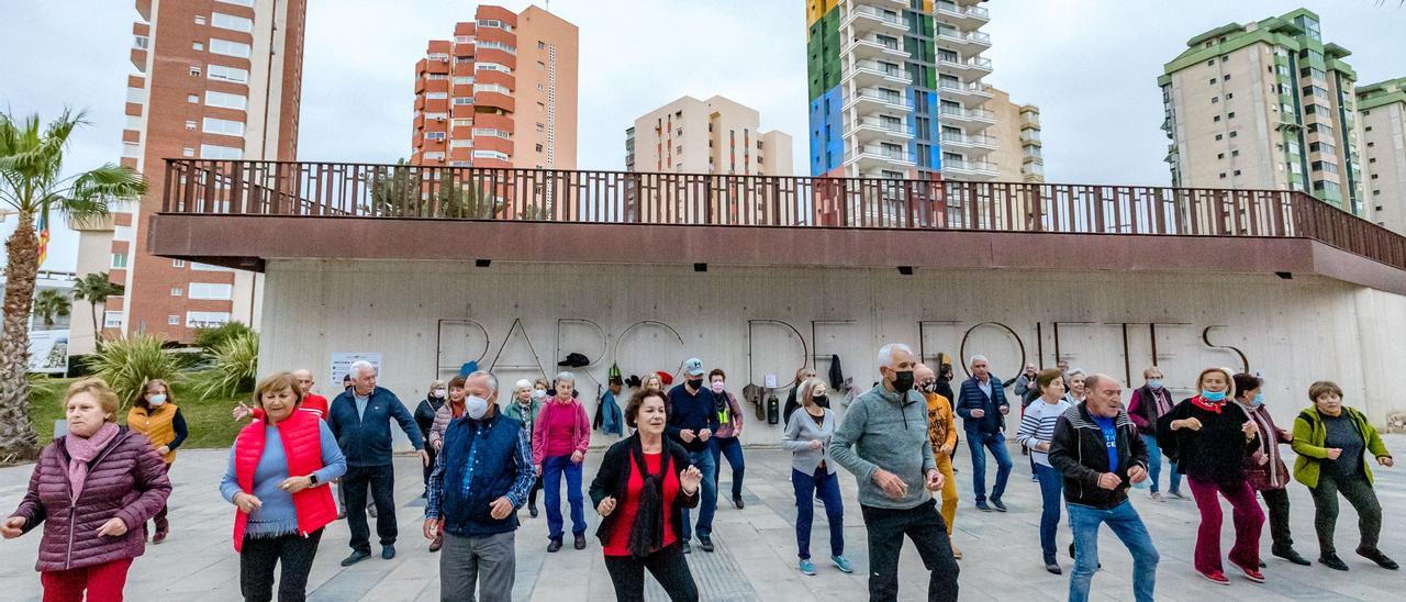 Imágenes de turistas del Imserso en Benidorm