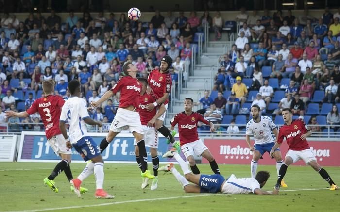 04/06/2017.DEPORTES.Partido de futbol entre CD Tenerife y Nástic Tarragona..Fotos: Carsten W. Lauritsen